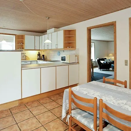 Vakantiehuis Four-Bedroom Holiday Home In Humble 4 Rudkøbing