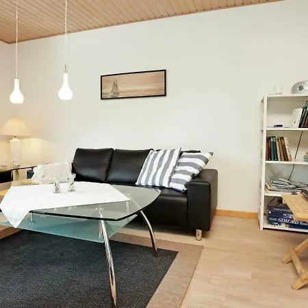 Four-Bedroom Holiday Home In Humble 4 Vakantiehuis *