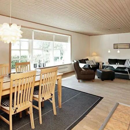 Four-Bedroom Holiday Home In Humble 4 Vakantiehuis Rudkøbing